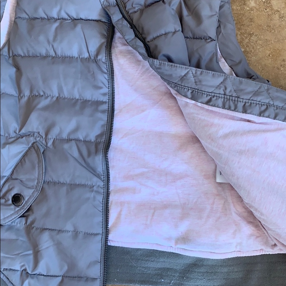 H&M Puffer Vest - Picture 2 of 6